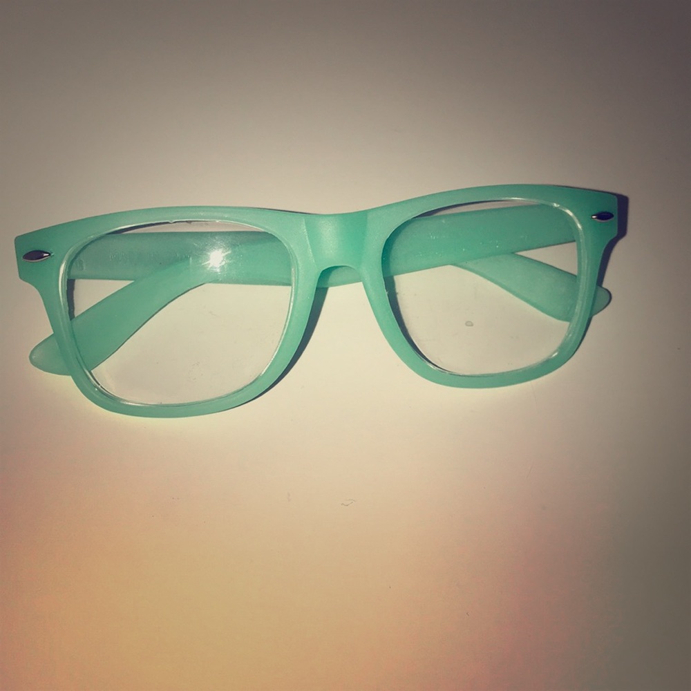 Visionworks Glasses, That glow in the dark!